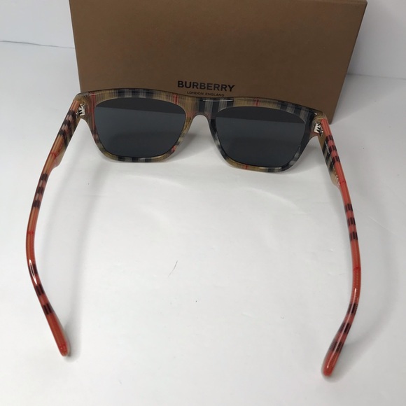 💯 - Authentic New BURBERRY BE4293 380687 black vintage check frame with grey… - Picture 15 of 16